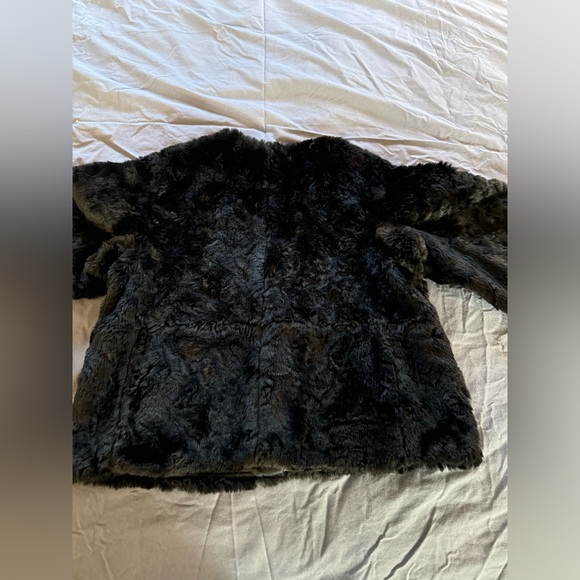 CLUB MONACO Faux fur cropped Black sized medium jacket. - Picture 6 of 12
